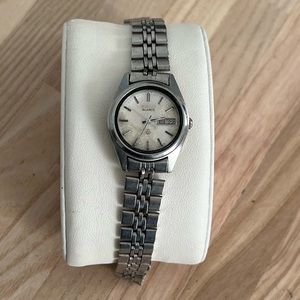 Seiko Ladies Watch Vintage Stainless Bracelet White Dial Date Window